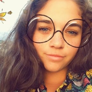 Meet your Posher, Madeline